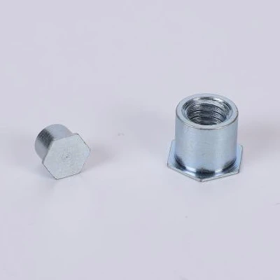 Likarolo tsa tšepe tsa Clinch Stud